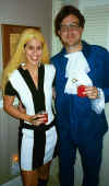 AustinPowers&FelicityShagwellinHall.jpg (36609 bytes)